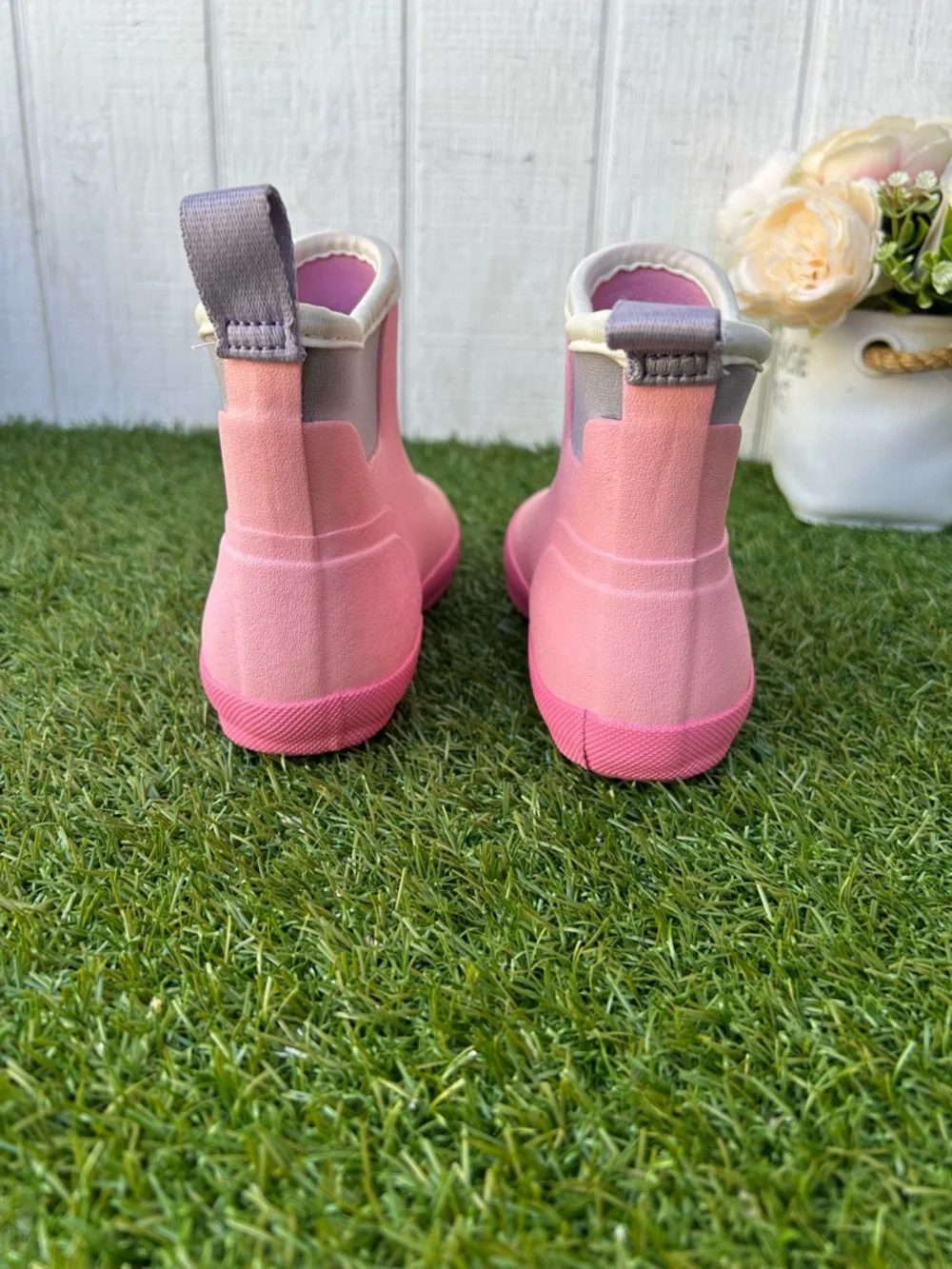 Finley Kids Waterproof Rain Boots in Medium Pink with Gray Trim size US 11 new